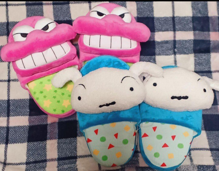 新品送料無料 クレヨンしんちゃん シロ チョコビ スリッパ 大人用 室内用 ルームスリッパ 23-25cm 拍卖