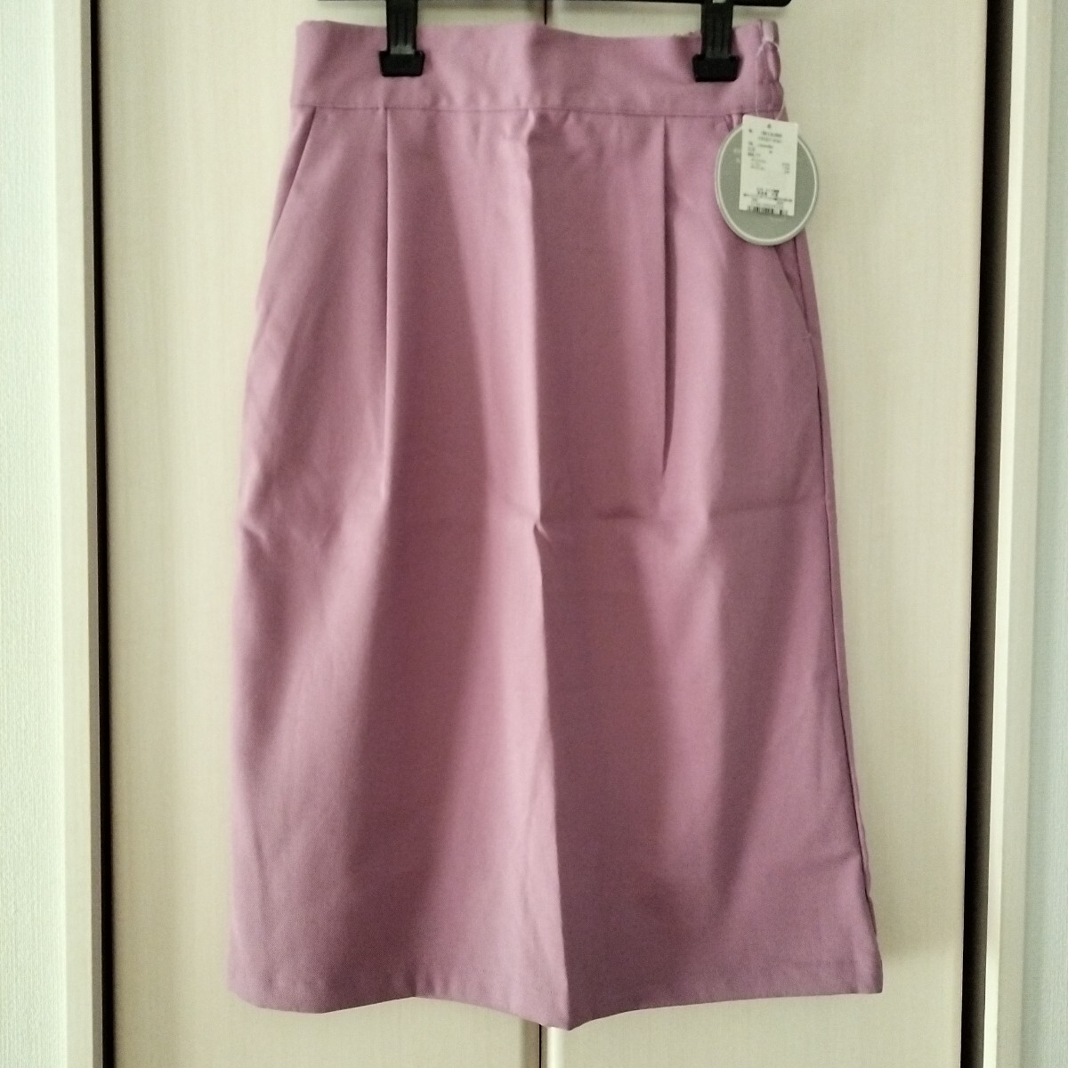 新品タグ付き【Mサイズ】earth music&ecology アースミュージックアンドエコロジー ミディタイトスカート (ラベンダー)レディース拍卖
