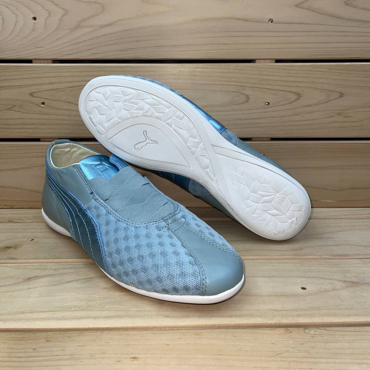 プーマ 22.5cm エスキーヴァ ロウ ウィメンズ ブルー ホワイト PUMA ESKIVA LOW L&M WNS レディーススニーカー 青 白 天然皮革拍卖