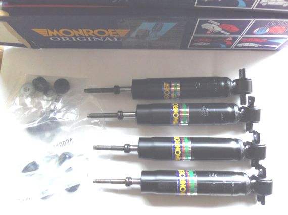 全国送料無料!新品いすゞベレット4独PR用ショック1台分送料無料ベレG!平日PM3:00まで当日発送可能拍卖