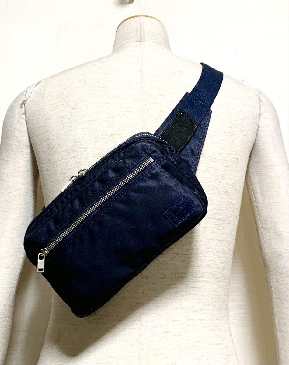極上:PORTER LIFT(ポーター リフト).ウエストバッグ 兼 ボディバッグ(濃紺/H14W23D6/Wジップ開/旅行.買い物/日本製/タンカー)拍卖