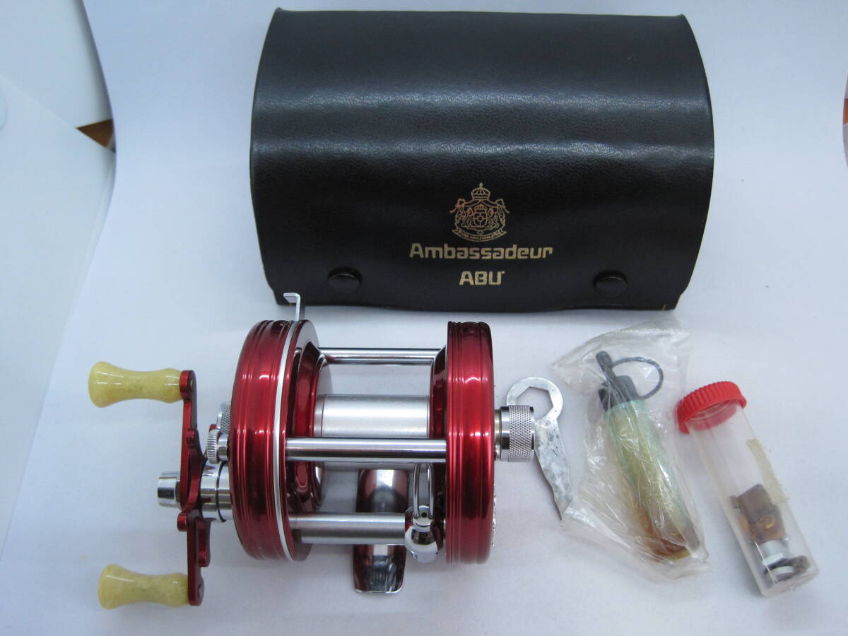 ABU アンバサダー 5000 1970年製? 波型リムモデル 新品未使用ケース入り 付属品付き ビンテージリール フルオリジナル拍卖