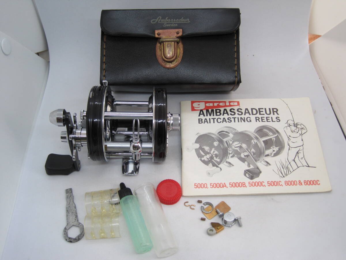 ABU アンバサダー 5000C 1971年製 波型リムモデル Big-A刻印 合皮ケース・付属品付き ビンテージリール フルオリジナル拍卖
