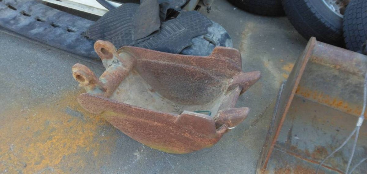 バケット ■アーム幅: 120mm ■ピン径: 35mm B22-1から取り外し (中古)【福岡県久留米市】LP07-17361拍卖