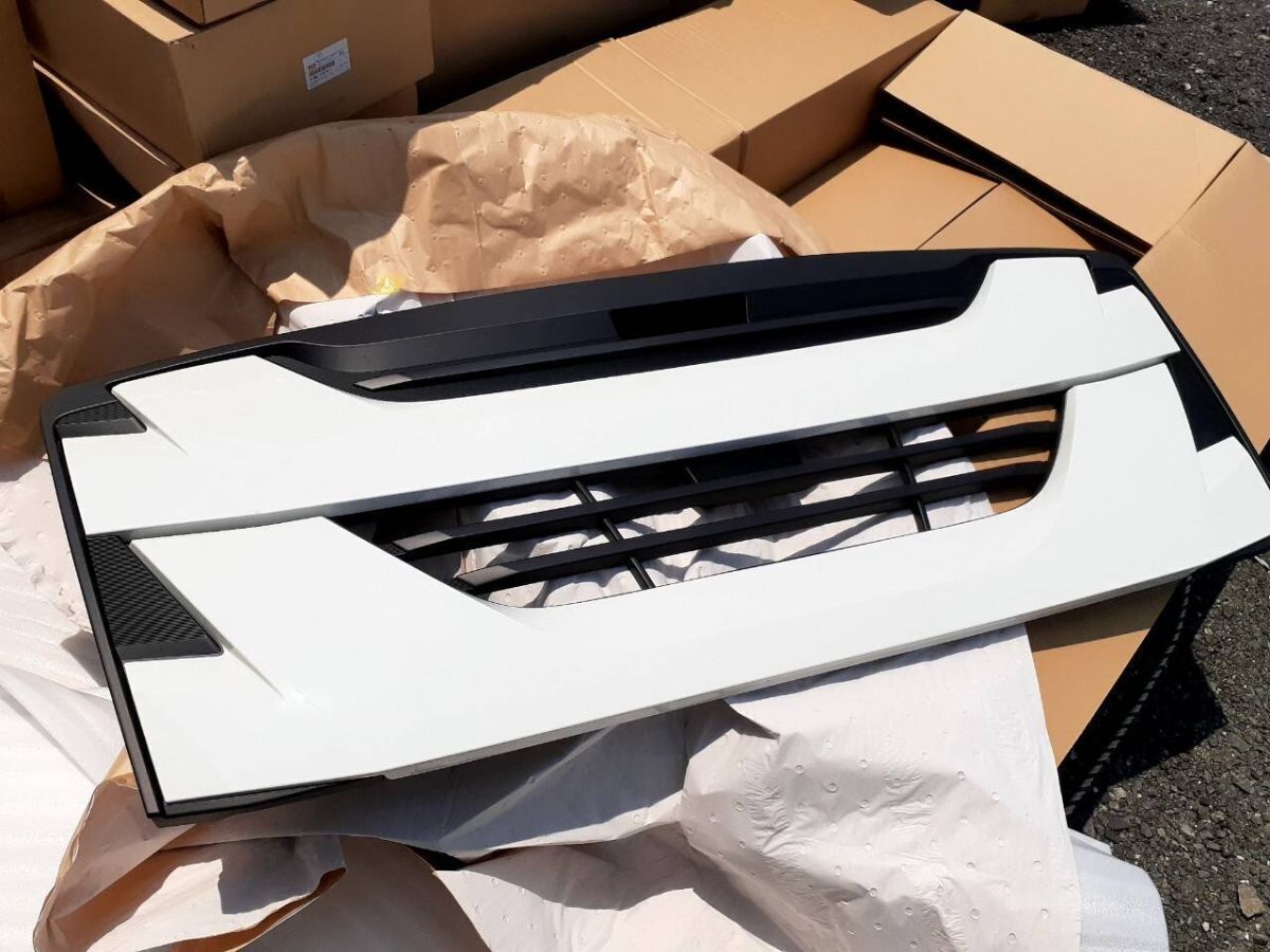 ラジエターグリル いすゞ ギガ (未使用)【茨城県坂東市発】LP07-3800拍卖