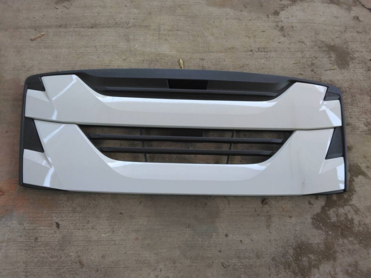 ラジエターグリル いすゞ ギガ フロントグリル(未使用)【茨城県坂東市発】LP07-3719拍卖