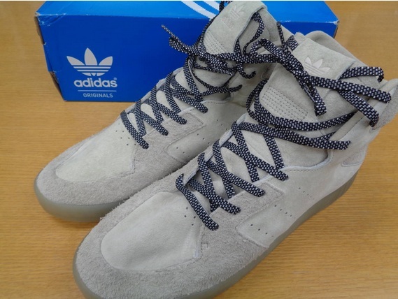 ADIDAS TUBULAR INVADER 2.0 スウェード素材 ベージュ新品 28.5 cm拍卖