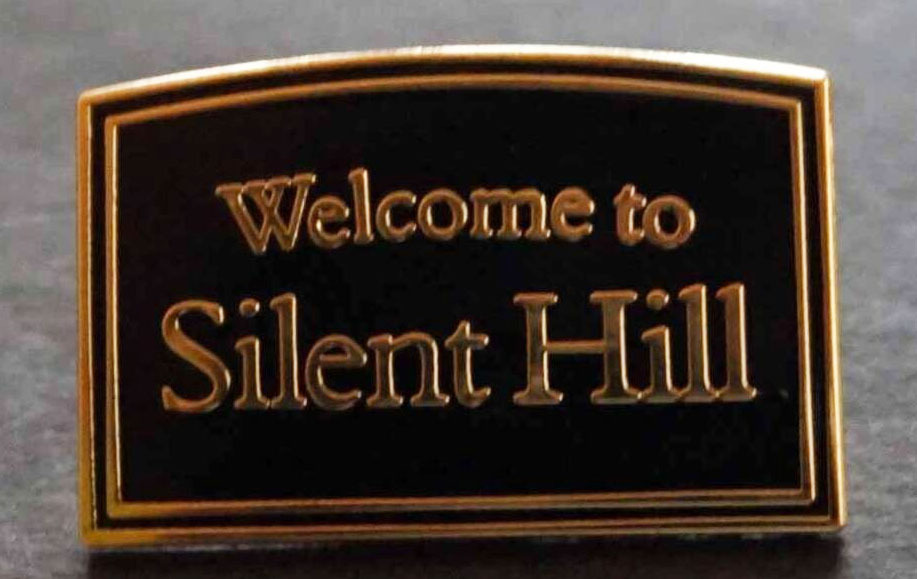 《表札SH》表札■新品■ 『Welcome to Silent Hillサイレントヒル 』金属 US ピンバッジ バッチ■ようこそ コスプレ◎激渋■アメリカ拍卖