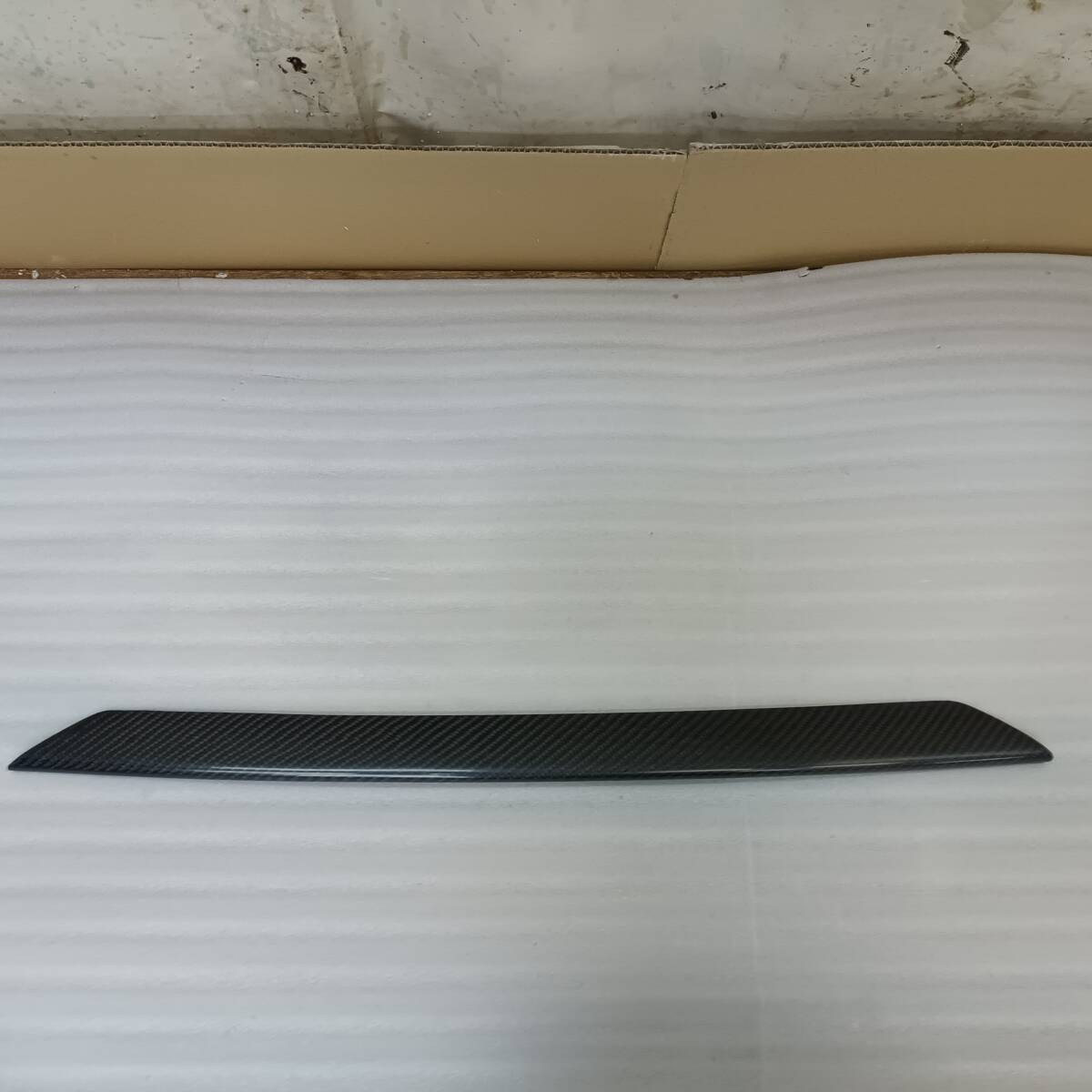 FIAT500 アバルト 後期型 カーボンフロントセンターガーニッシュ アウトレット品 拍卖