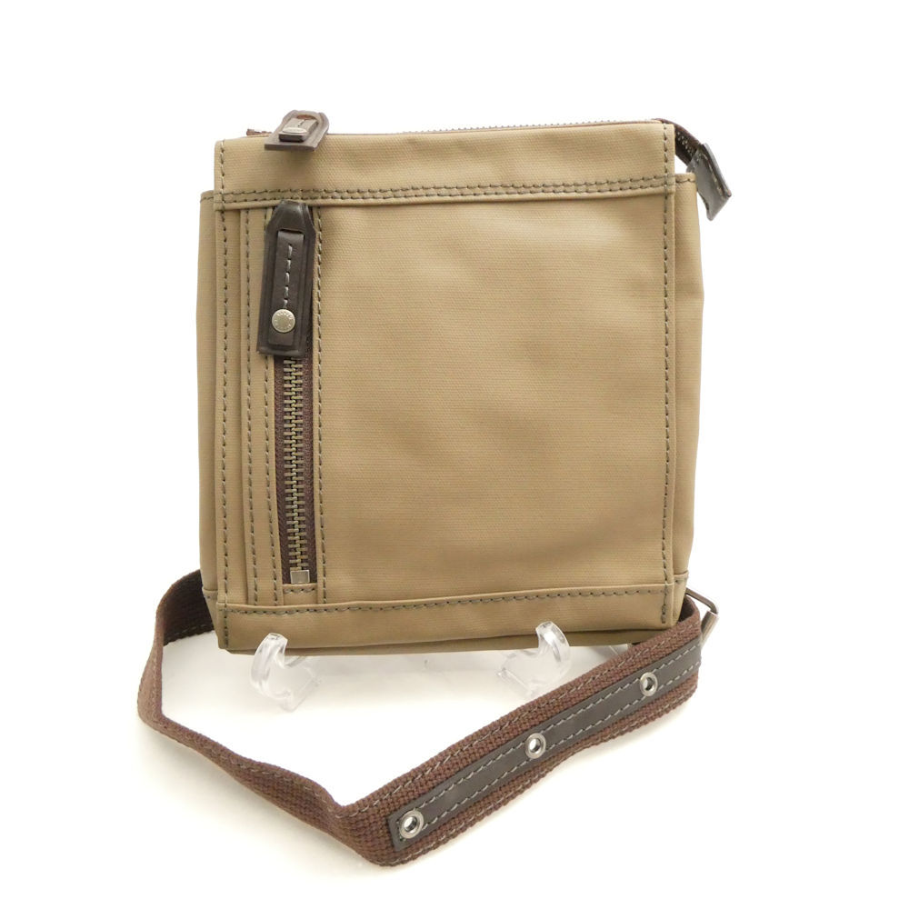 美品 TAKEO KIKUCHI タケオキクチ ショルダーバック 鞄 カバン サコッシュ AD1018拍卖