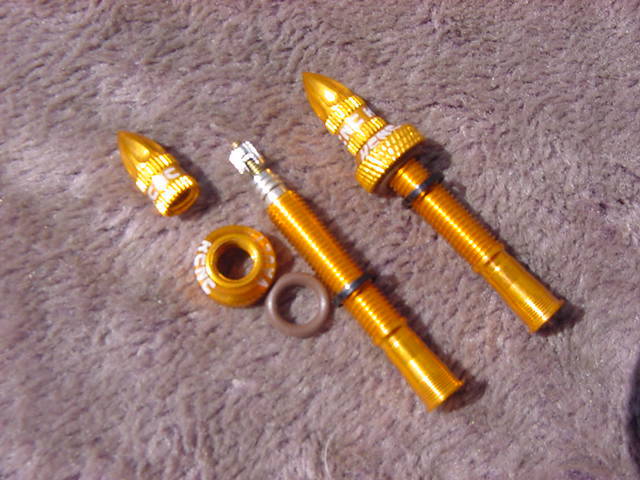 kcnc Ultralight tubeless valve kit 38㎜ GD 新品未使用拍卖