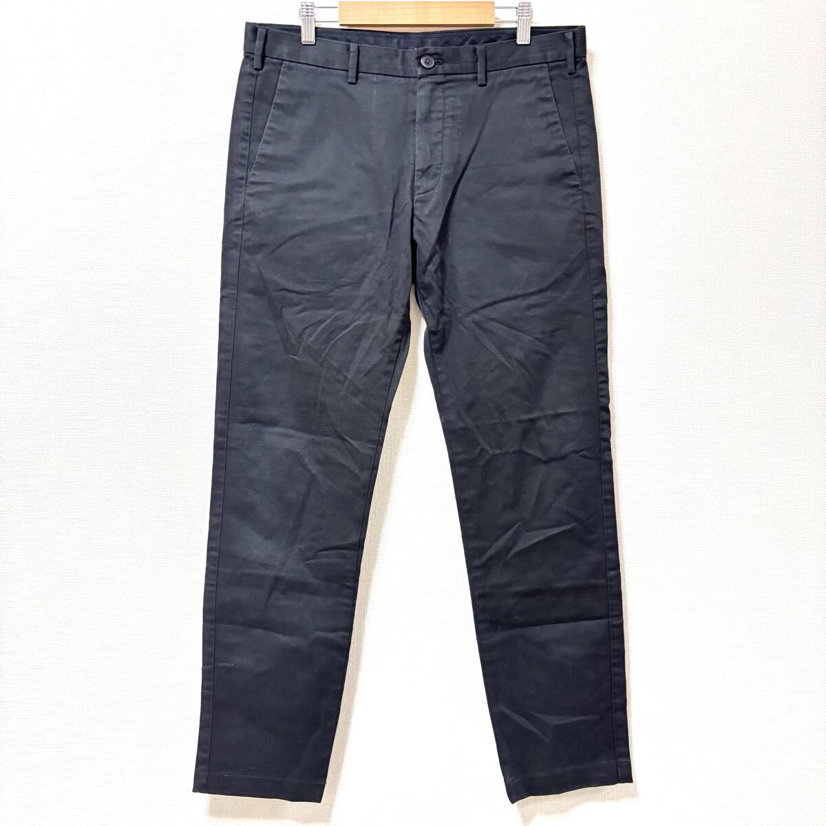 着回しNo.1!【UNIQLO】ユニクロ チノパン スリム 細身 ストレッチ パンツ ベーシック ゴルフ ブラック 黒 メンズ ウエスト82 /Y36339SS拍卖