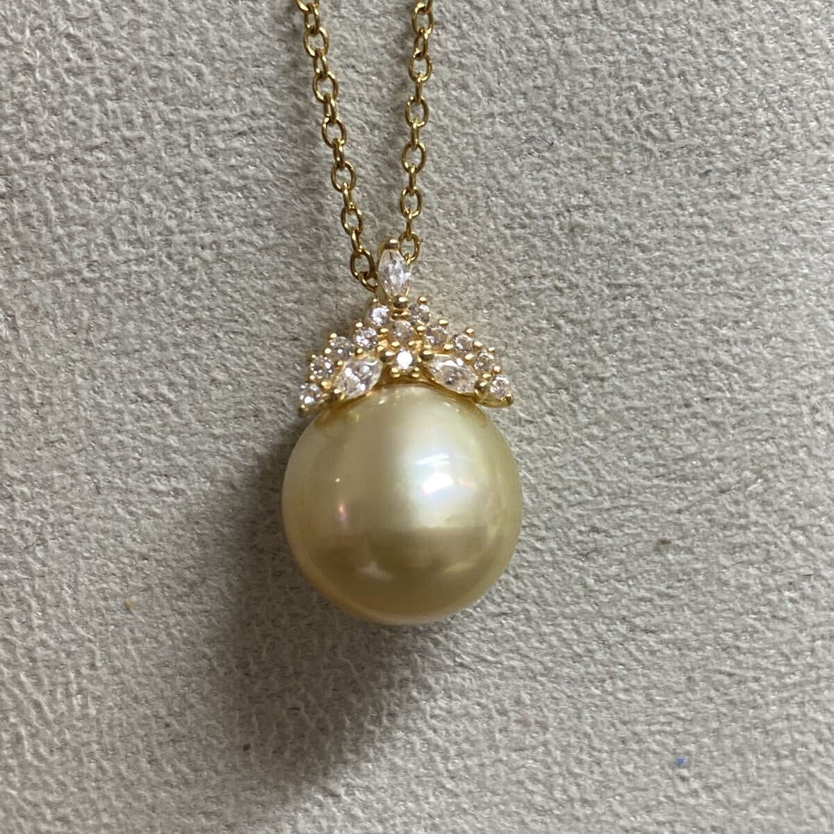 白蝶真珠 ペンダントトップ ネックレス 光沢抜群 ゴールドパール s925拍卖