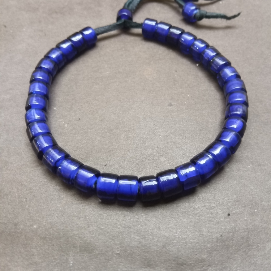 ホワイトハーツビーズ ブレスレット 紺色拍卖