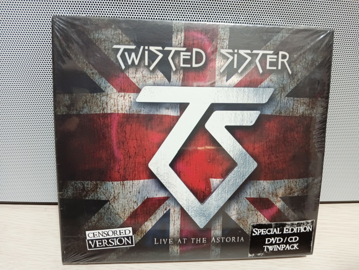 ☆TWISTED SISTER☆LIVE AT THE ASTORIA【必聴盤】トゥイステッドシスター CD+DVD 新品未開封品拍卖