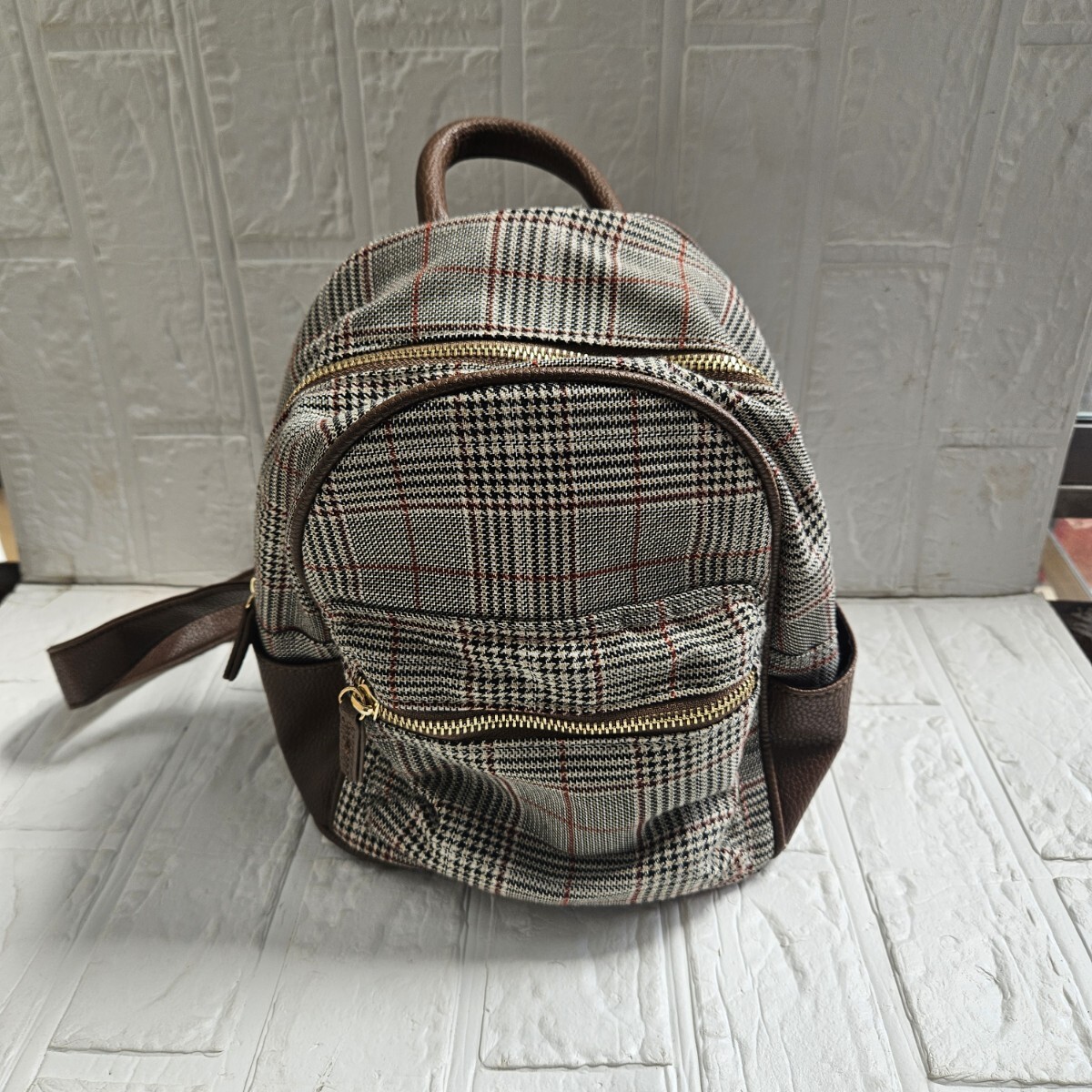 【美品】リュック チェック柄 ラウンドリュック ファッション 拍卖