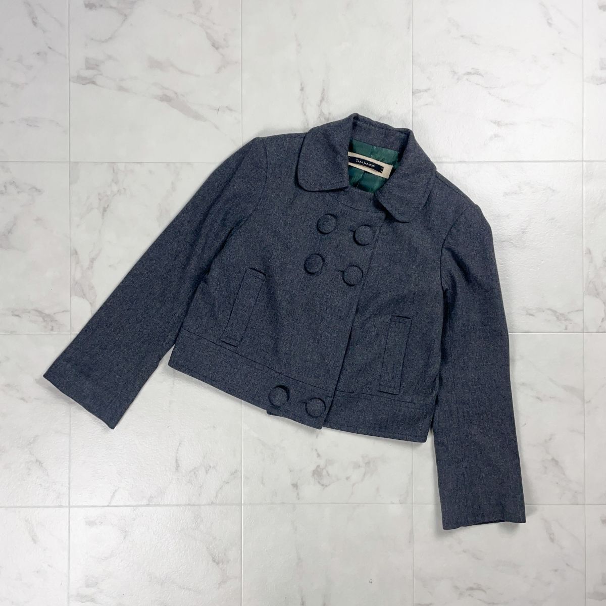 美品 TARA JARMON タラジャーモン ウール混 くるみボタンショートコート ジャケット 総裏 レディース グレー サイズ38*GD798拍卖