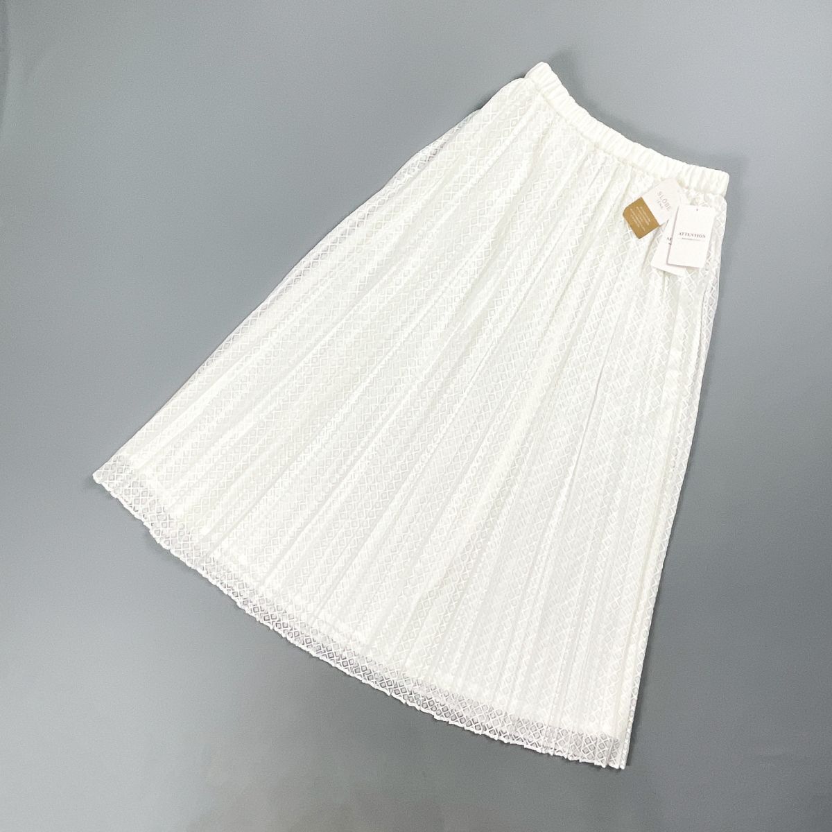 新品未使用タグ付 SLOBE IENA スローブイエナ 幾何学柄レースランダムプリーツスカート ロング丈 ミモレ丈 白 ホワイト サイズF*GD144拍卖