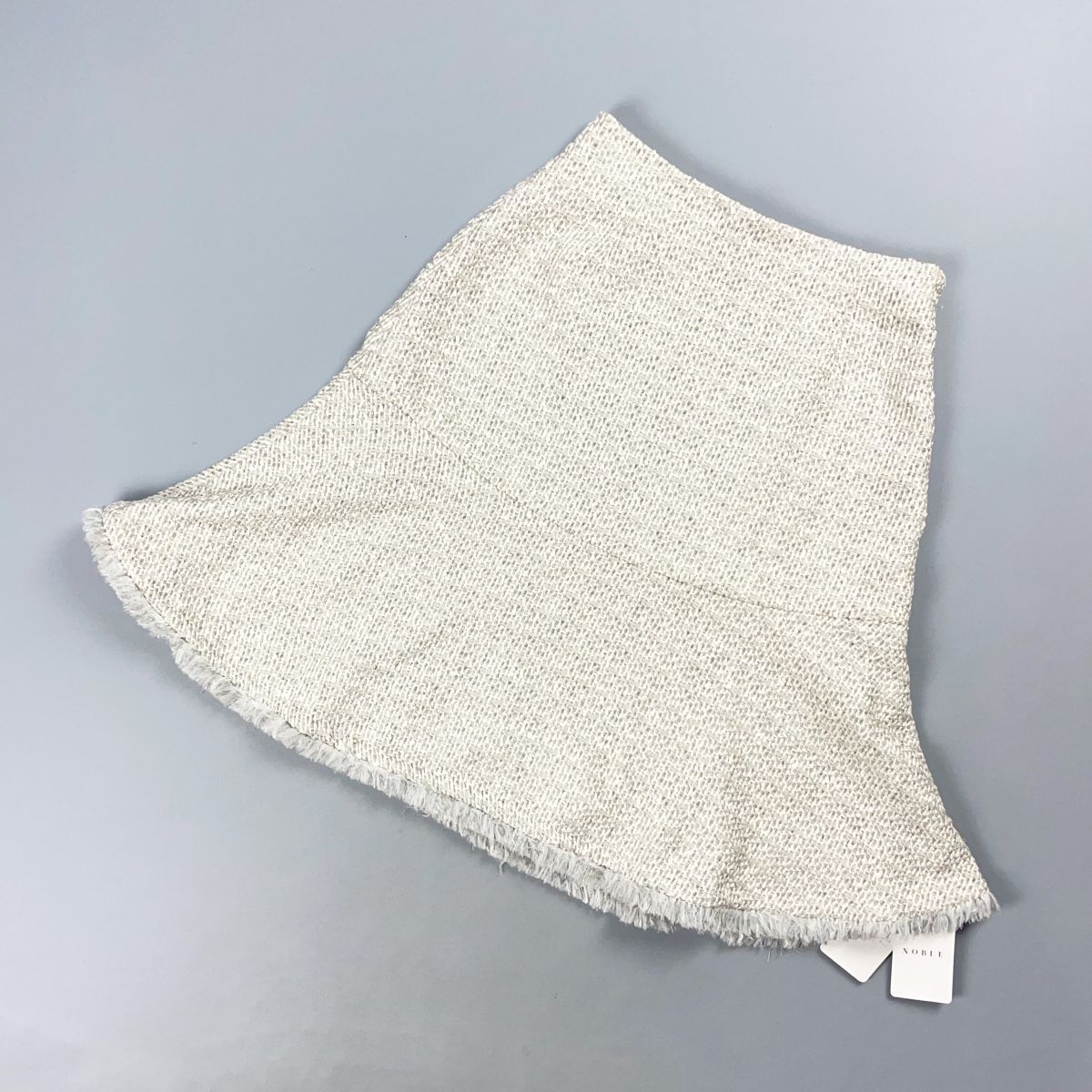 新品未使用タグ付 NOBLE ノーブル ツイード裾フレアースカート フリンジ 台形スカート セレモニー服 膝丈 グレー サイズ36*GD149拍卖