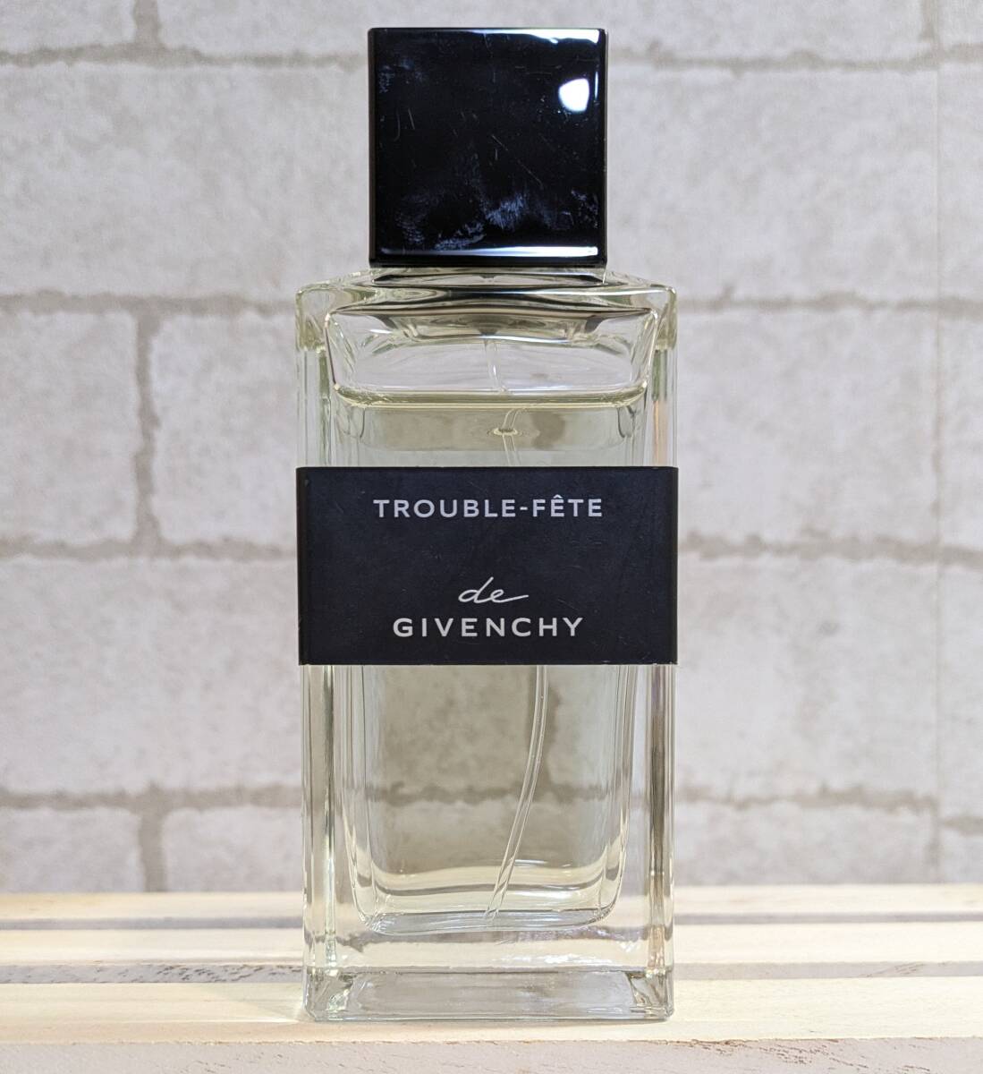 国内正規取扱品 100ml ジバンシー トロブルフェット オードパルファム拍卖