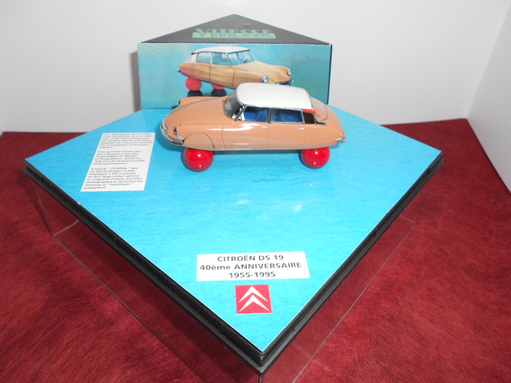 【希少・限定】VITESSE 1/43 CITRON DS19 40周年記念モデルバルーン仕様限定ビッグクリアーケース付属☆7.0909.0707A拍卖