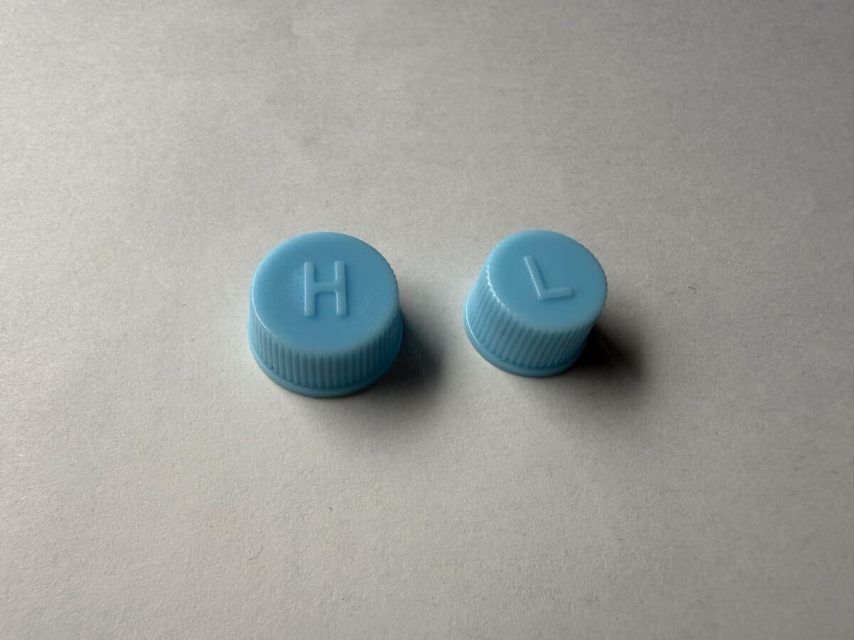 自動車用 低圧 高圧 バルブキャップ 1組 R134a 用 エアコンバルブキャップセット ダストキャップ ACキャップ拍卖