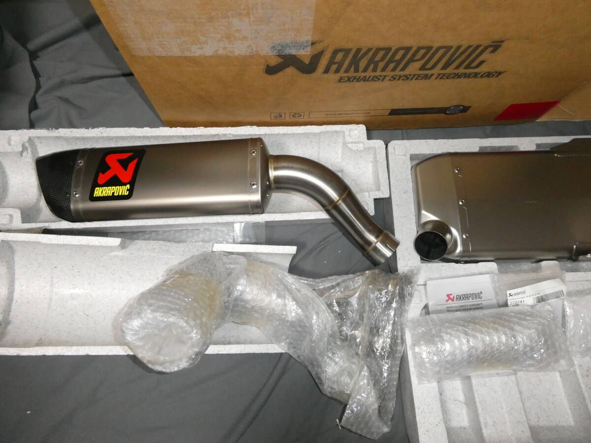 アクラポビッチ チタン レーシングフルエキマフラー MT-09/SP 21-23 8BL-RN69J JMCA 政府認定拍卖