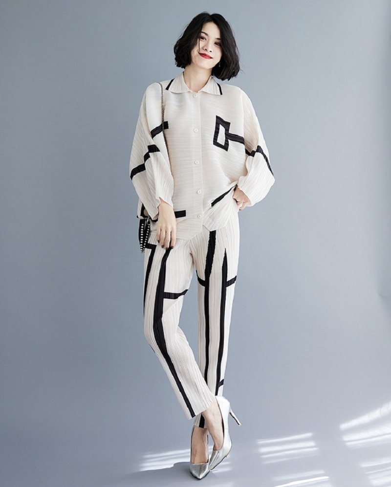 「同梱1万円送料無料」レディーストップスプリーツpleats上着パンツ2点セット肌触り 弾力ドレープ性がいい大人可愛い拍卖