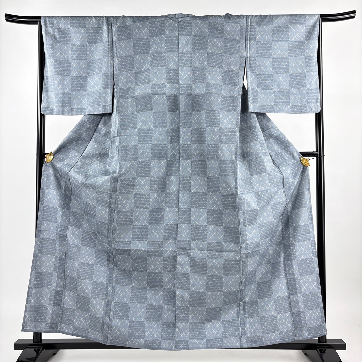 小紋 身丈159.5cm 裄丈65.5cm M 薄物 夏紬 やまと 変わり市松 幾何学模様 青灰色 正絹 秀品 【中古】拍卖