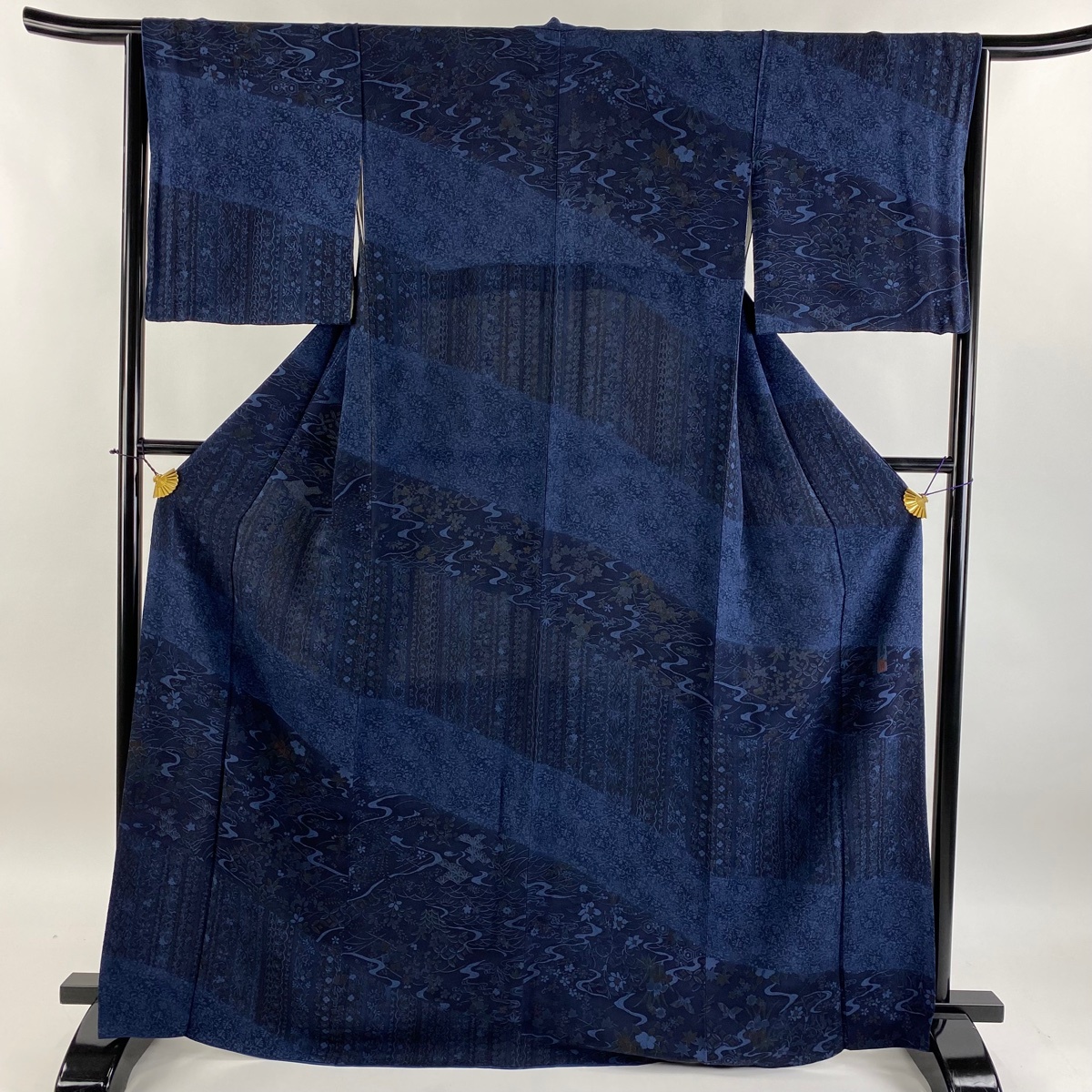 訪問着 身丈168cm 裄丈64cm M 袷 落款 草花 流水 縮緬 藍色 正絹 名品 【中古】拍卖