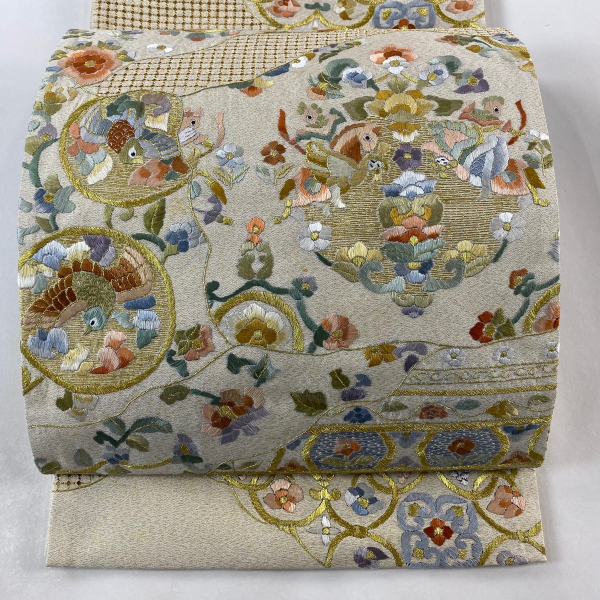 袋帯 逸品 鳥 草花 金糸 刺繍 ベージュ 六通 正絹 【中古】拍卖
