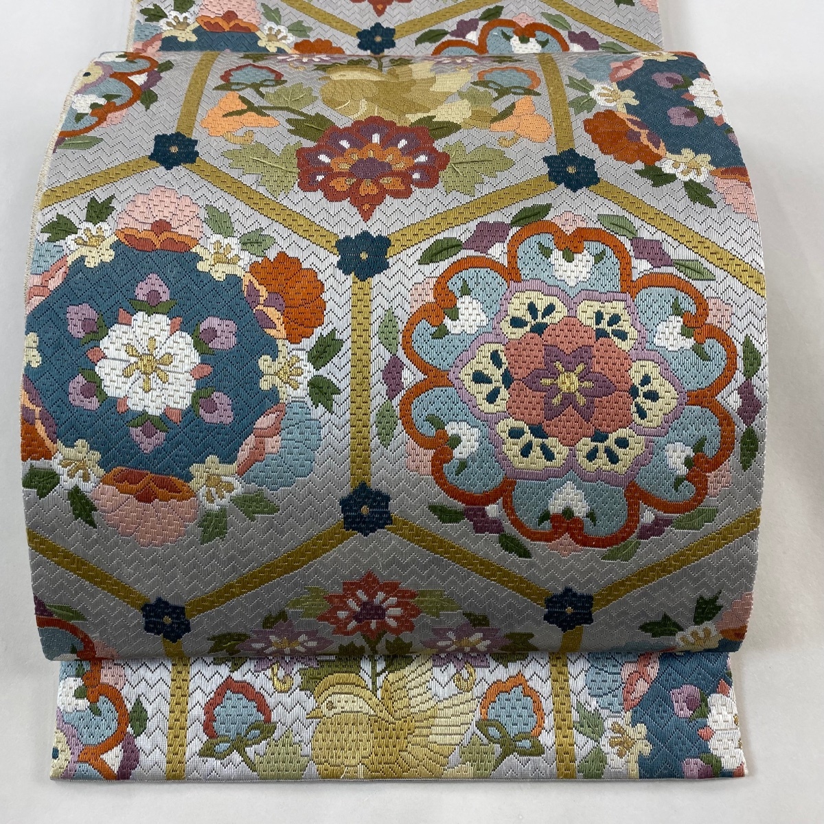 袋帯 美品 逸品 亀甲華文 花鳥 唐織 金糸 灰色 全通 正絹 【中古】拍卖