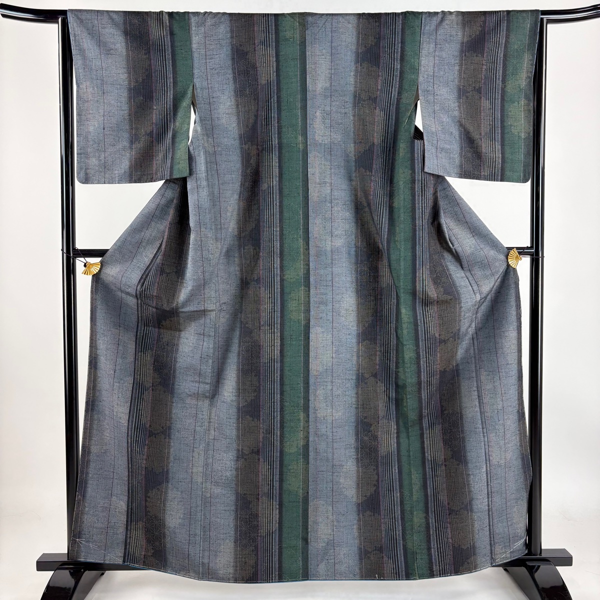 紬 身丈162cm 裄丈64.5cm M 袷 縦縞 雪輪 灰色 正絹 美品 秀品 【中古】拍卖