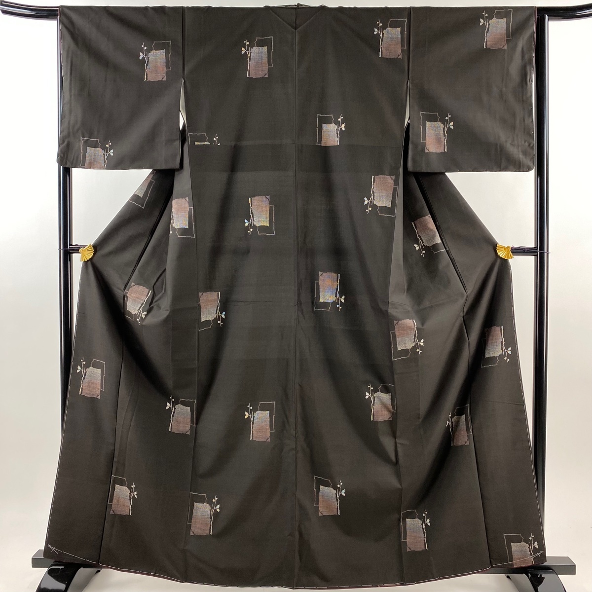 大島紬 身丈162cm 裄丈65.5cm M 袷 純泥染 証紙 破れ色紙 草花 焦茶色 正絹 美品 名品 【中古】拍卖