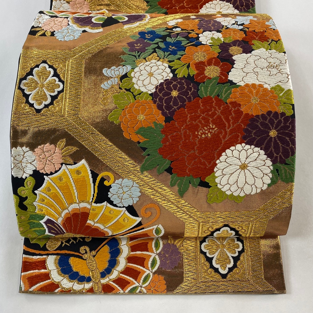 袋帯 美品 逸品 河合美術織物 落款 振袖向き 関西仕立て 蝶 草花 唐織 金糸 金色 六通 正絹 【中古】拍卖