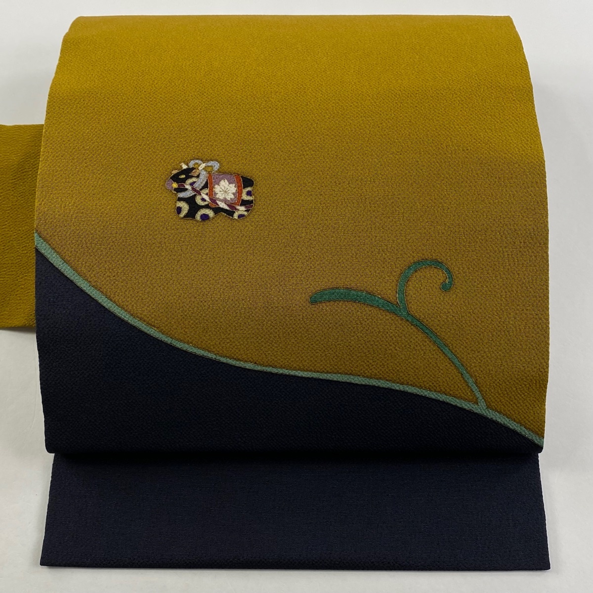 名古屋帯 秀品 玩具 唐草 金彩 縮緬 山吹茶色 正絹 【中古】拍卖