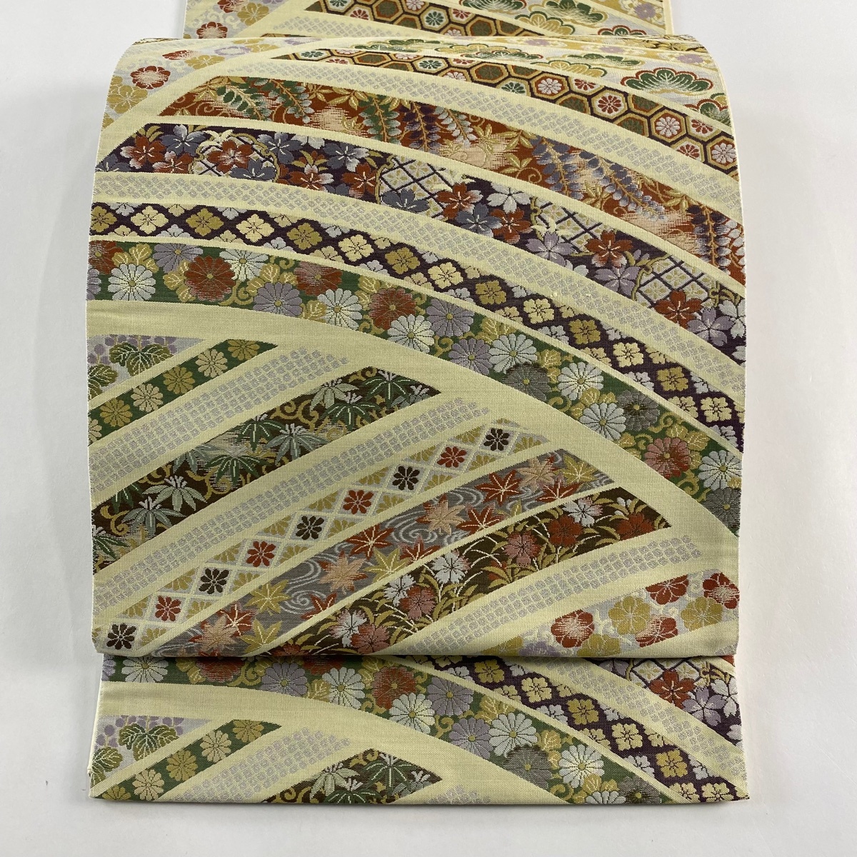 袋帯 美品 秀品 松竹梅 桜 ベージュ 六通 正絹 【中古】拍卖