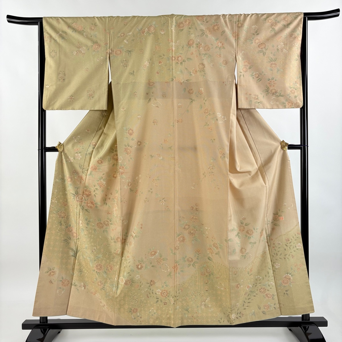 訪問着 身丈157.5cm 裄丈65cm M 袷 落款 草花 ベージュ 正絹 秀品 【中古】拍卖