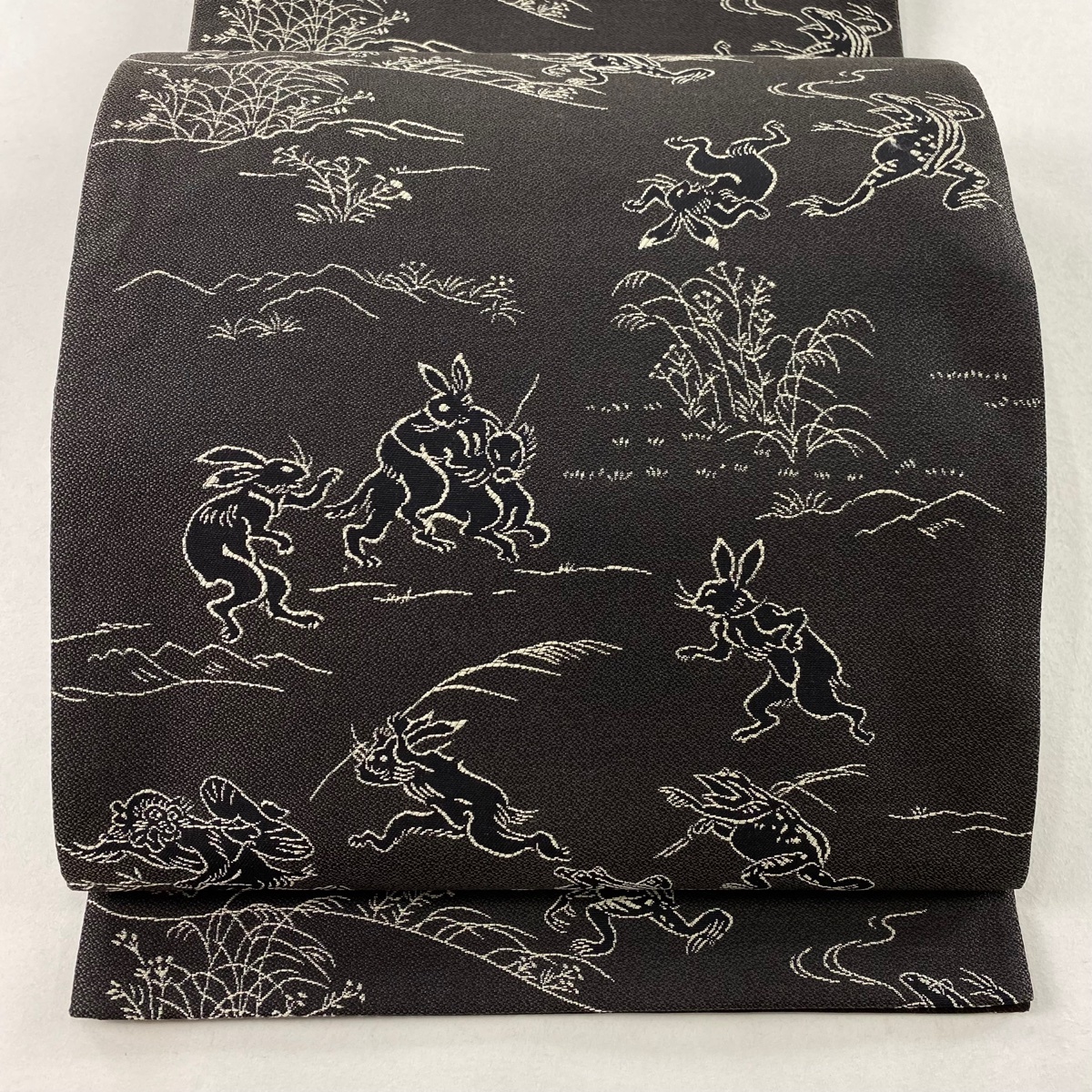 袋帯 逸品 鳥獣戯画 墨色 お太鼓柄 正絹 【中古】拍卖