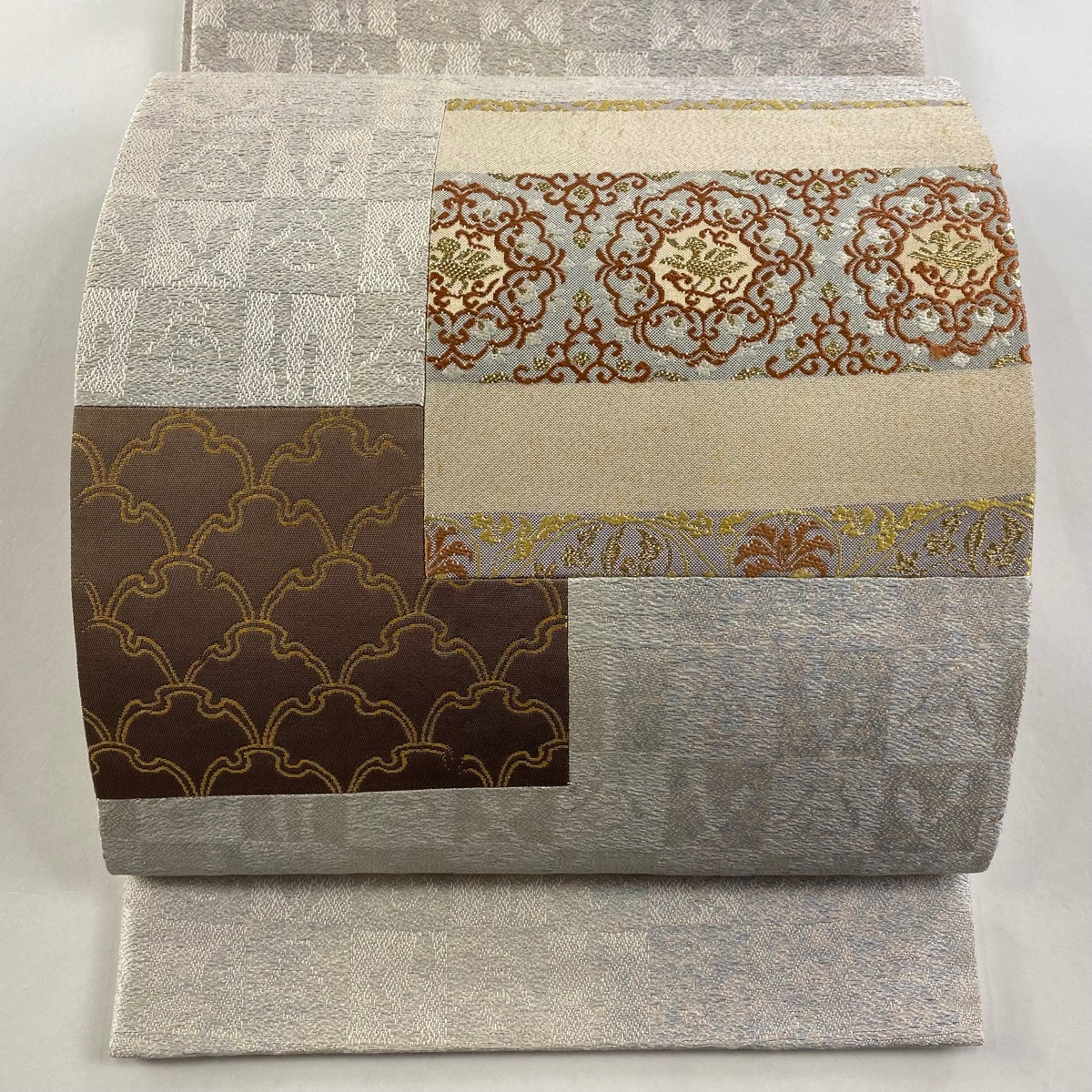 袋帯 逸品 華文 雪輪青海波 切り嵌め 金銀糸 灰白 お太鼓柄 正絹 【中古】拍卖