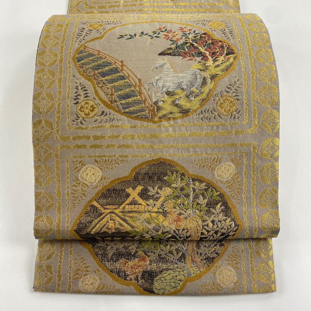 袋帯 美品 逸品 山口美術織物 落款 駿馬双鶏文 樹木 金糸 箔 灰緑 六通 正絹 【中古】拍卖