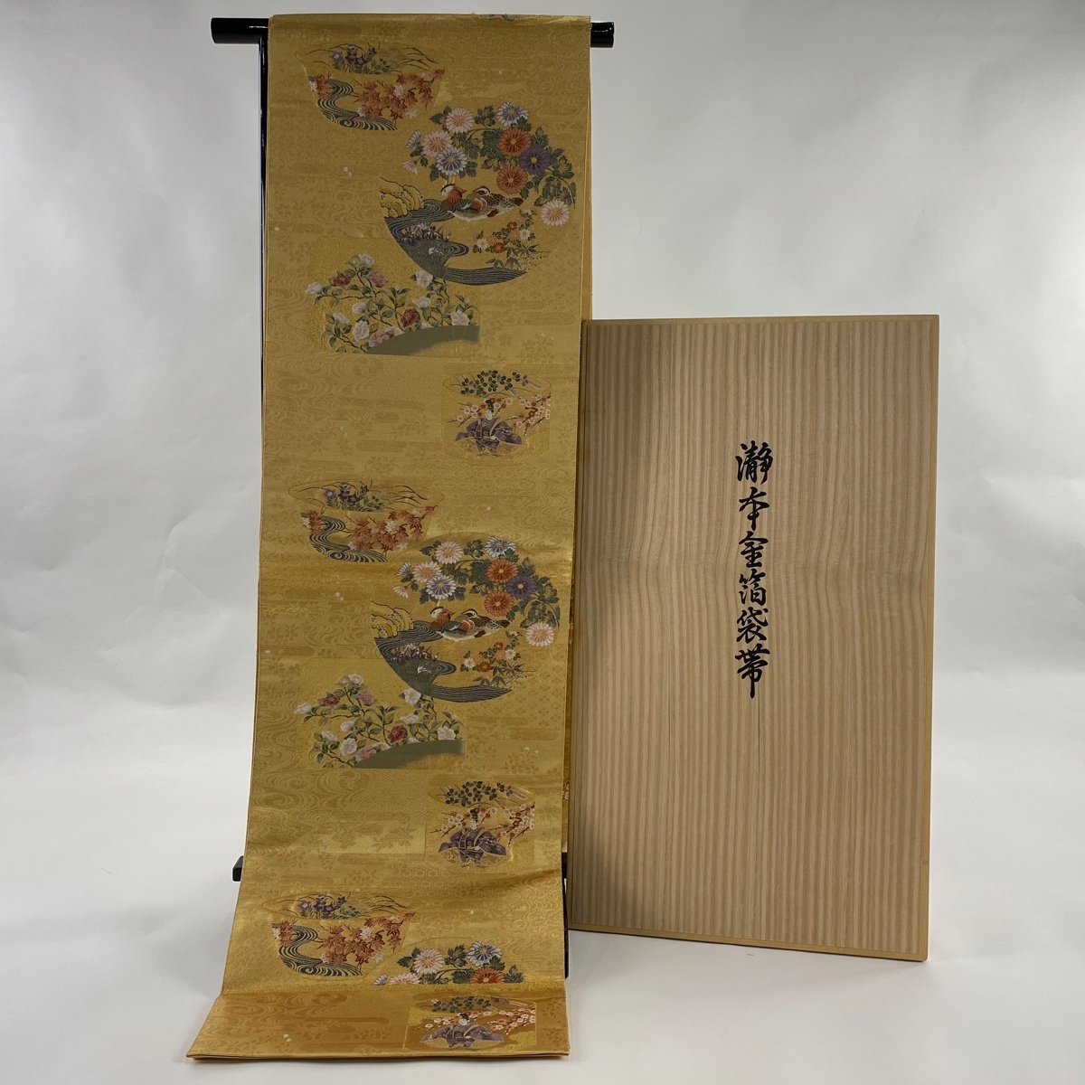 袋帯 美品 逸品 長嶋成織物 落款 共箱付き 瀞金錦 陶器の粋 鴛鴦 草花 本金箔 刺繍 金色 六通 正絹 【中古】拍卖