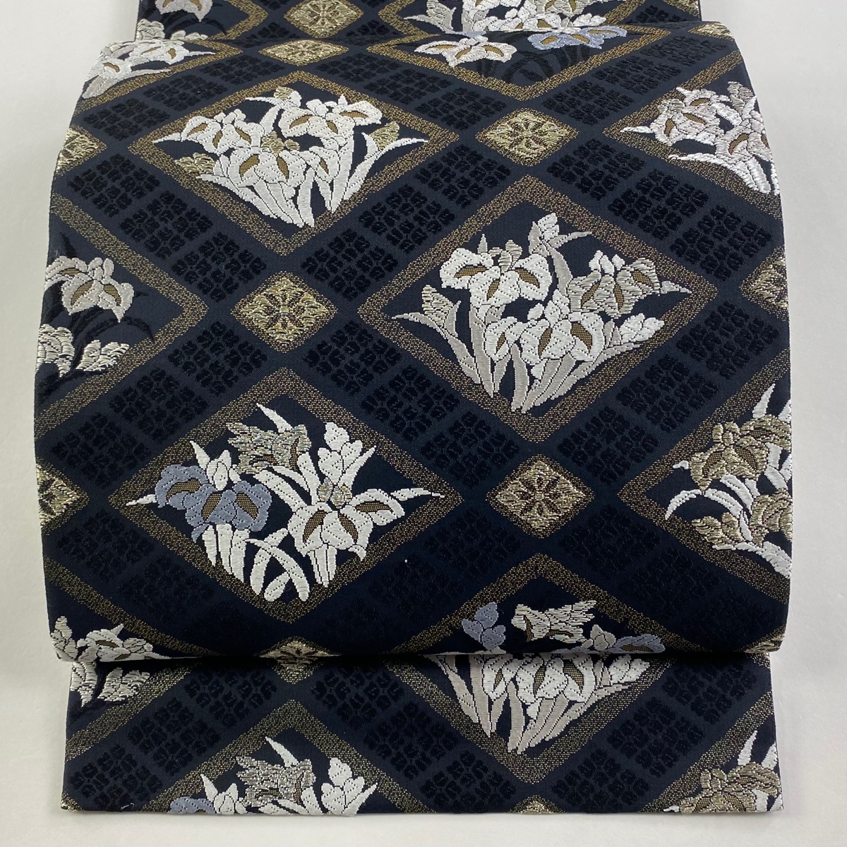 袋帯 美品 名品 菖蒲 菱 銀糸 黒 六通 正絹 【中古】拍卖