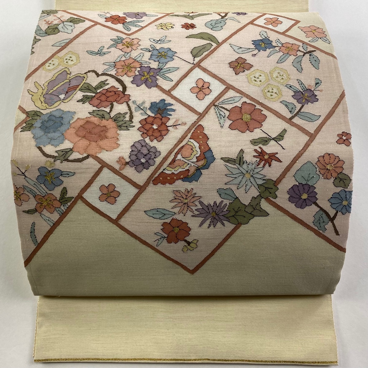 袋帯 名品 草花 蝶 金糸 ベージュ お太鼓柄 正絹 【中古】拍卖