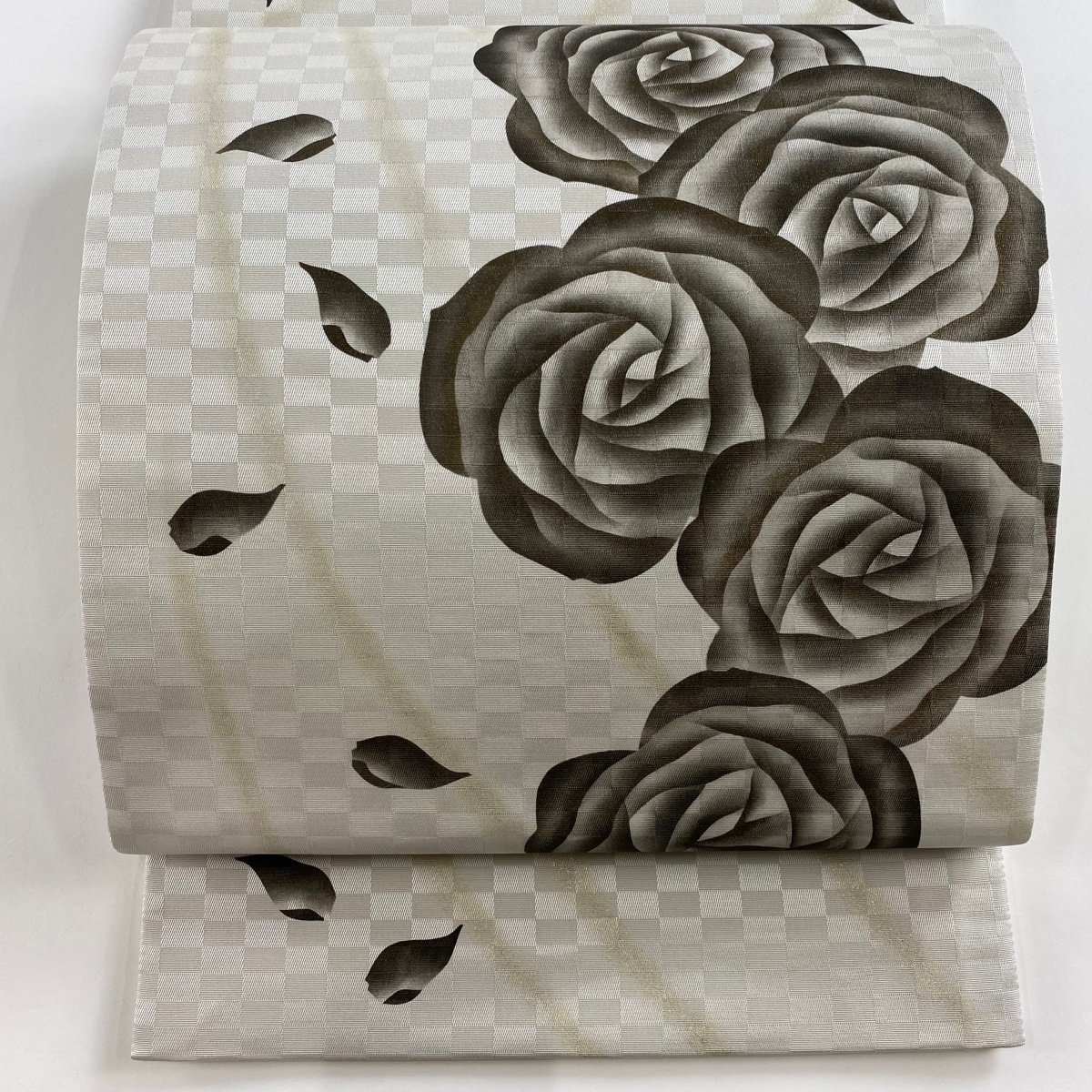 袋帯 名品 落款 薔薇 市松 金銀彩 灰色 お太鼓柄 正絹 【中古】拍卖