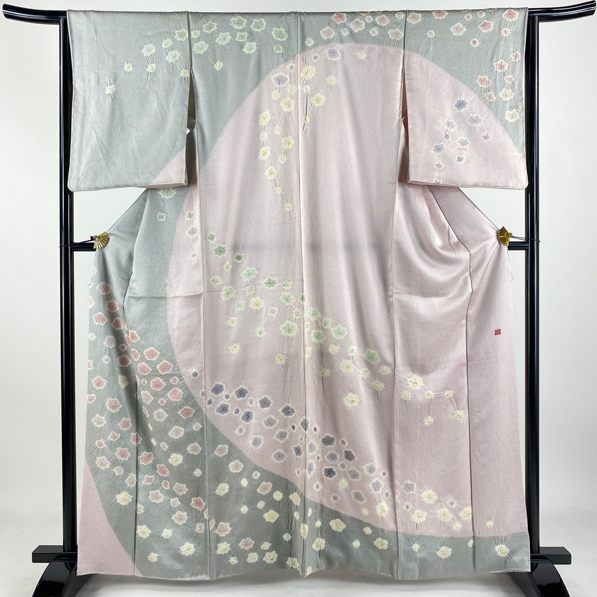 訪問着 身丈163cm 裄丈64.5cm M 袷 奇翠 青柳 落款 梅 楓 金彩 絞り 灰色 正絹 逸品 【中古】拍卖