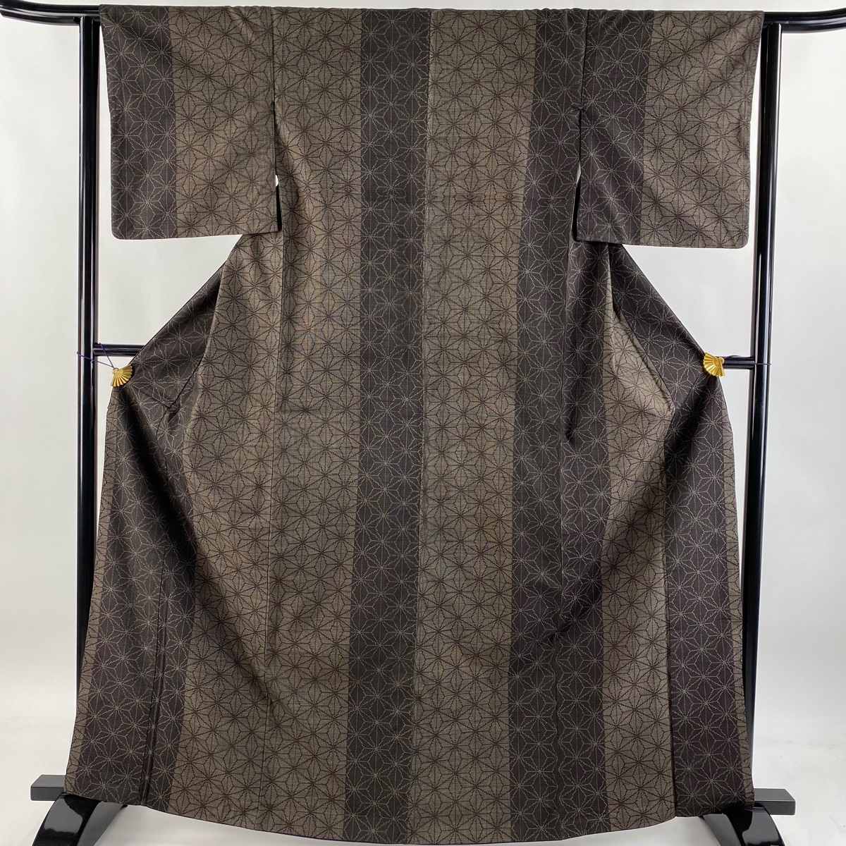 紬 身丈166cm 裄丈63cm S 袷 麻の葉 焦茶色 正絹 美品 秀品 【中古】拍卖