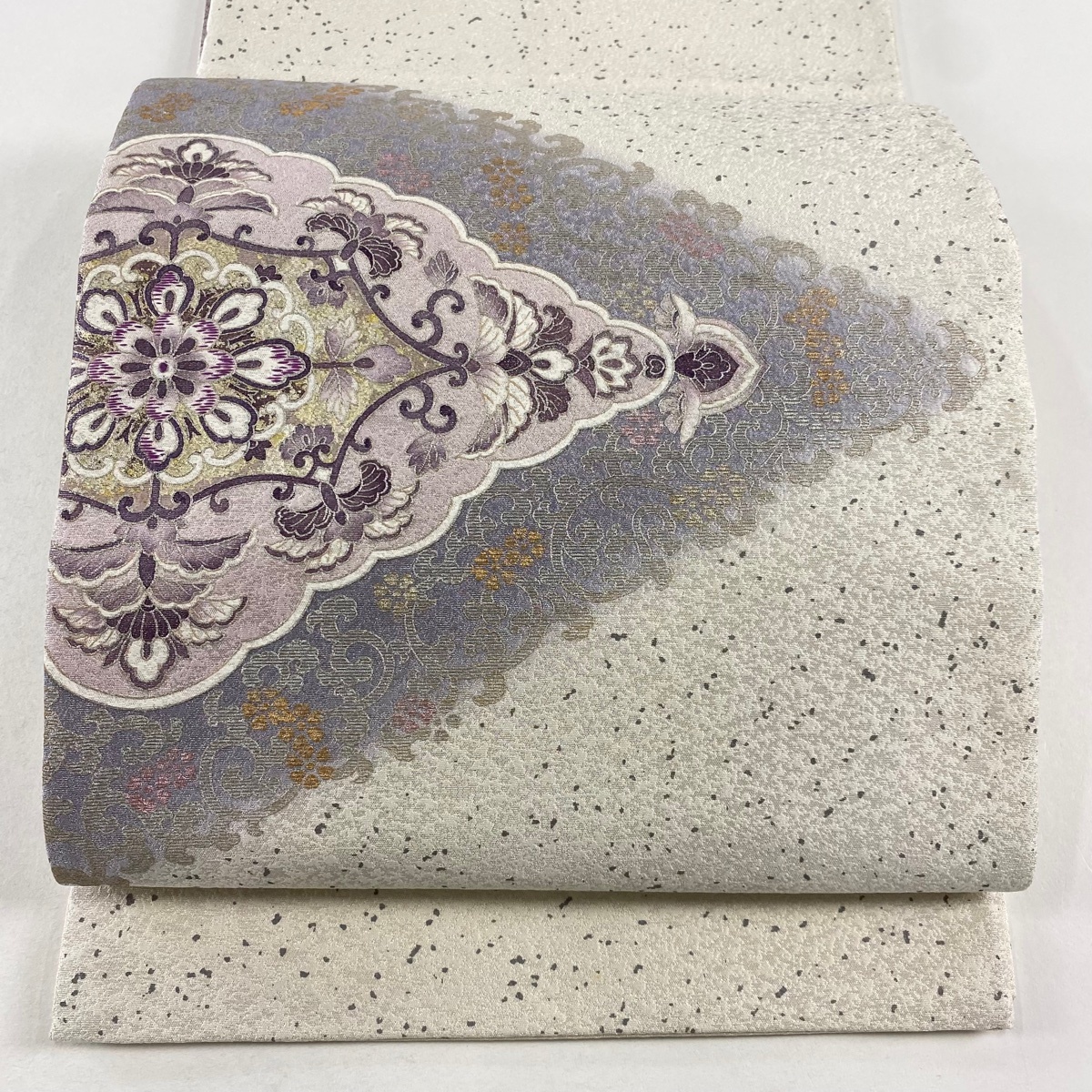 袋帯 秀品 華文 花唐草 箔 金銀彩 灰白 お太鼓柄 正絹 【中古】拍卖