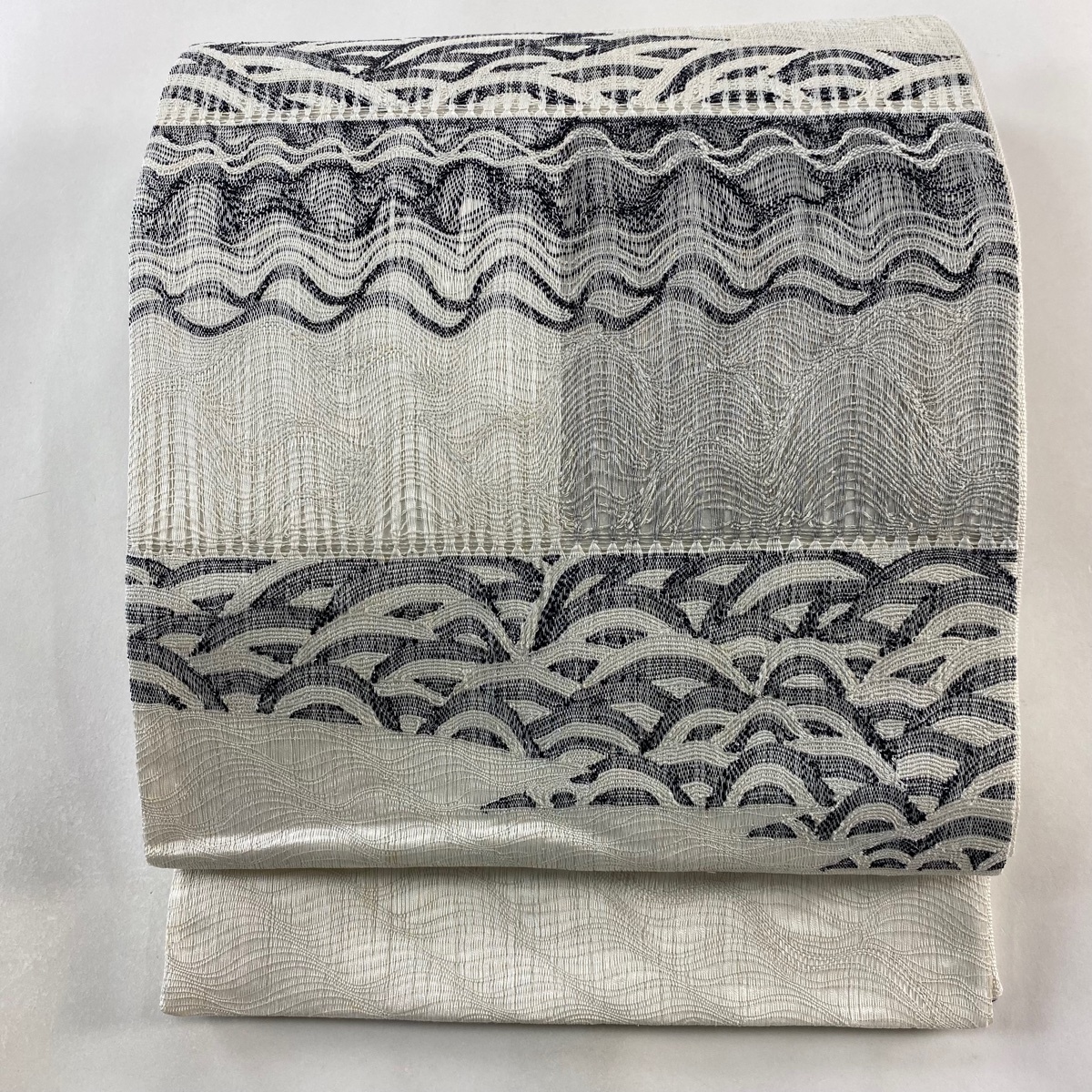 袋帯 秀品 夏帯 幾何学模様 銀糸 白 お太鼓柄 正絹 【中古】拍卖