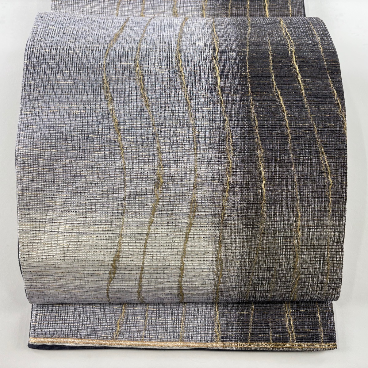 袋帯 美品 秀品 よろけ縞 幾何学模様 金糸 箔 墨色 全通 正絹 【中古】拍卖